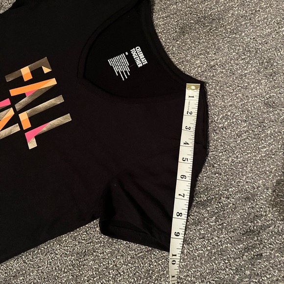 Fall In Love Tee Size XS - Picture 8 of 9